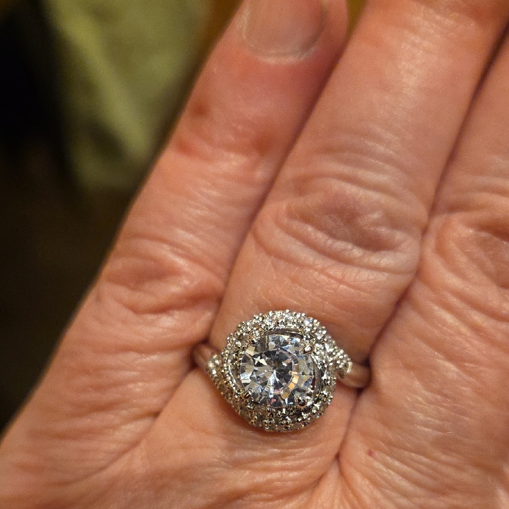 Fragrant Jewels Diamond Stone Ring